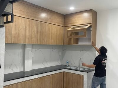 Tủ Bếp Vinco Vân Gỗ Nâu