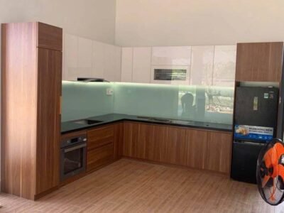 Tủ Bếp Nhựa Màu Gỗ Trầm